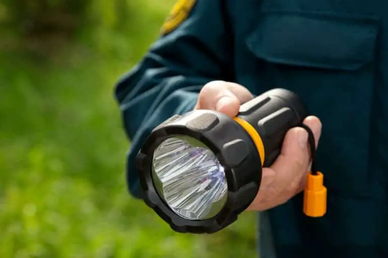 The Definitive Buyers Guide: How to Choose Flashlights - Size & Weight