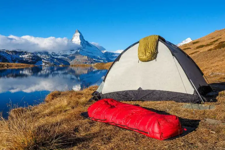 sleeping-nag-with-tent