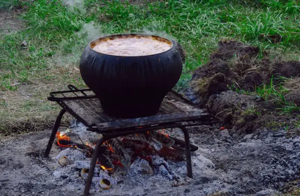 Is-Cast-Iron-Good-for-Camping
